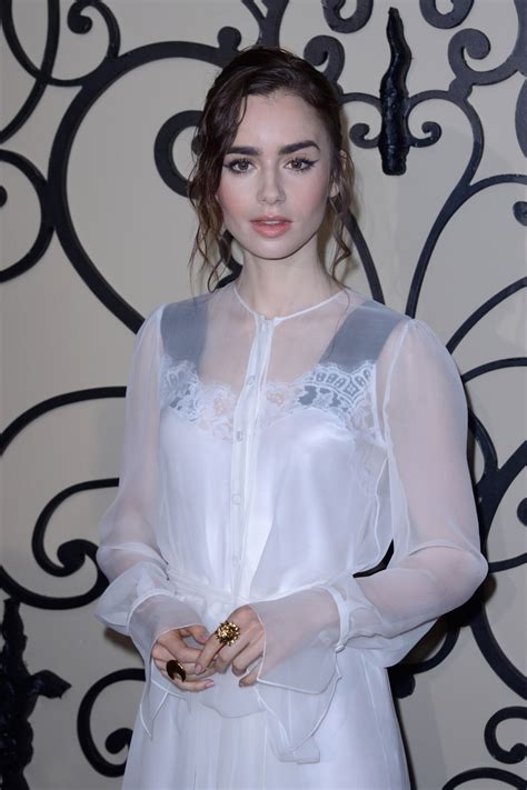 lily collins givenchy parfum